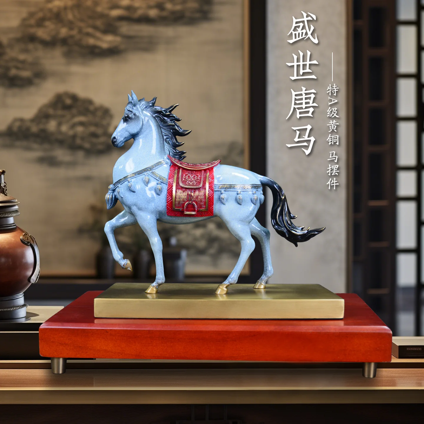 Bronze horse ornament attracts wealth and succeeds. Crafts, living room decoration, office, Tang Sancai horse ornament