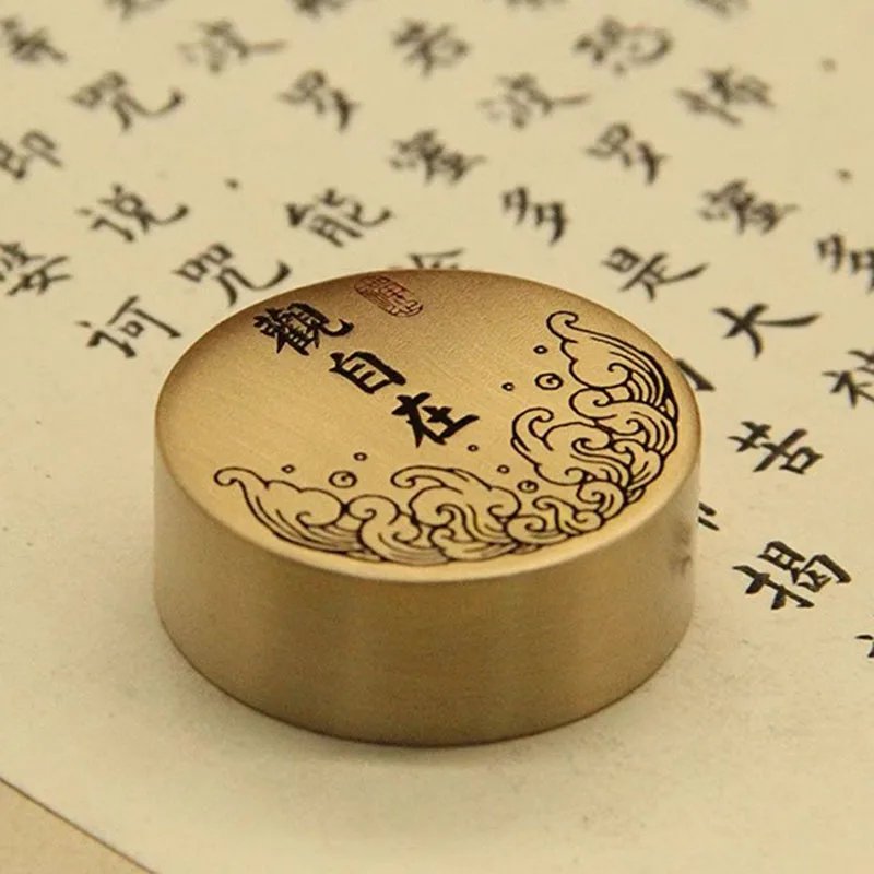 

Elegant Brass Calligraphy Paperweight - Antique Writing Desk Accessory for Book Lovers & Writers