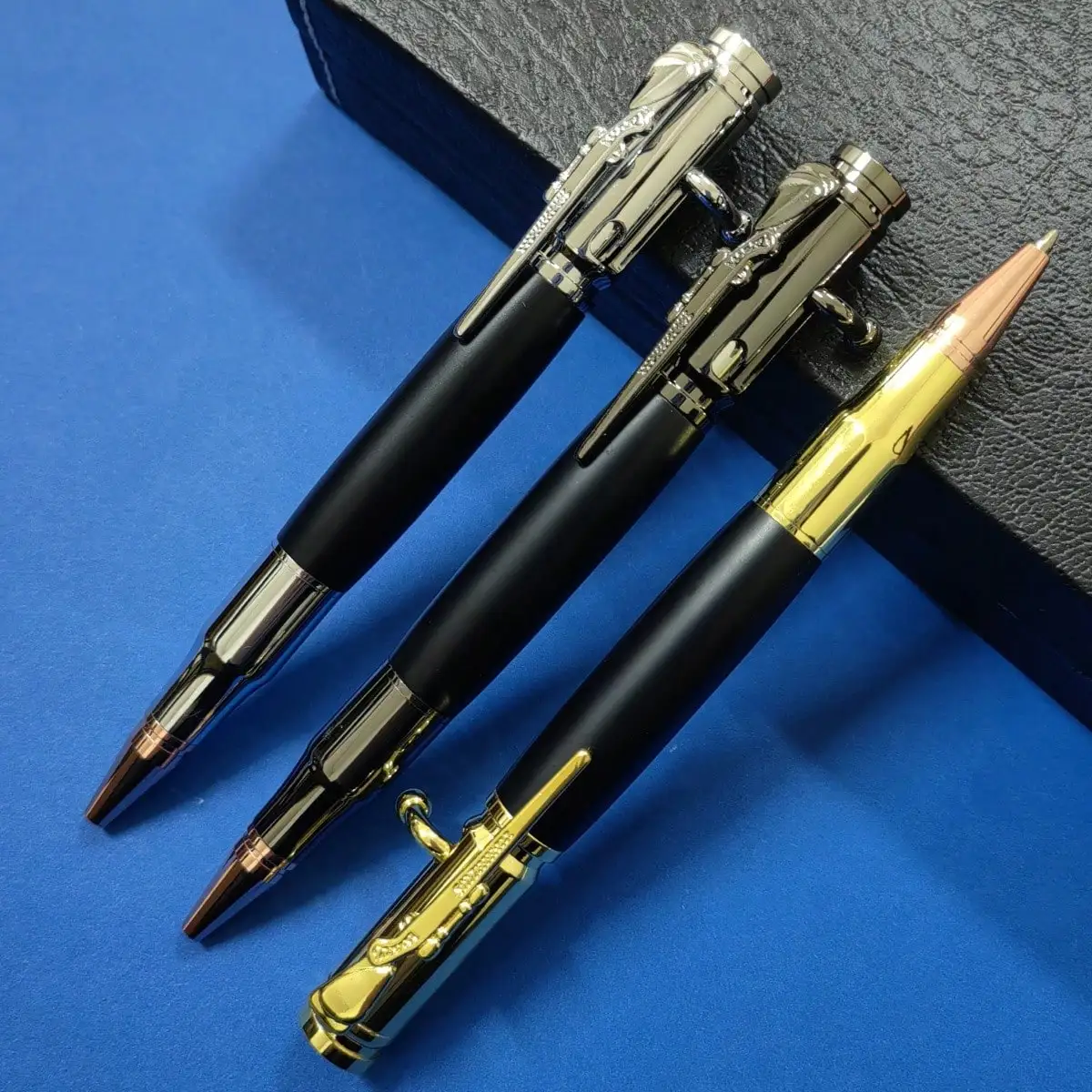 

Набор из 3 шариковых ручек, из нержавеющей стали, элегантные и высококачественные, с ощущением тяжести металла, поворотный механизм, для делового и офисного использования, с поворотным механизмом и выдвижным стержнем, для студентов/организаций, праздничны