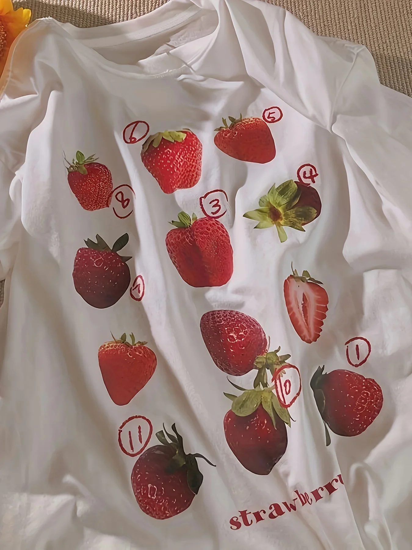 Camiseta con estampado de fresas frescas para mujer, camisetas holgadas cómodas de verano, ropa femenina de moda urbana