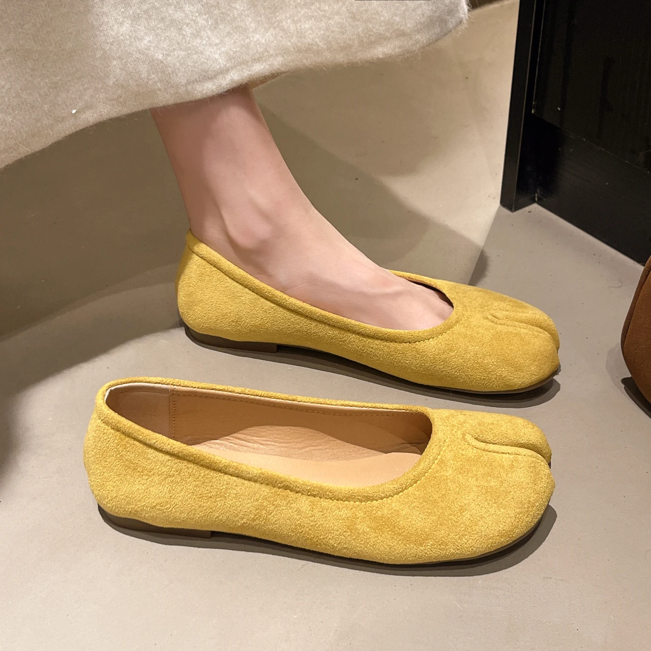 Japanese Style Tabi Ninja Shoes Women Bow Cozy Flats Split Hoof Toe Loafers Femme Mary Jeans Mocasines Ladies Ballerina Shoes