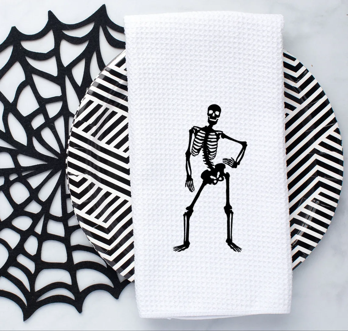 

Halloween Dancing Skeletons Towel Skeleton Tea Towel for Kitchen Spooky Halloween Decor Halloween Room Supplies Gift for Host