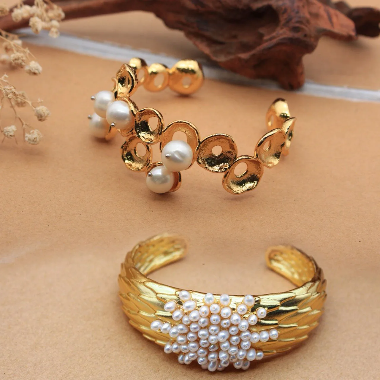 

Ювелирные изделия и аксессуары, роскошный стиль в стиле ретро, инкрустированный натуральным жемчугом, резной браслет ручной работы для женщин и мужчин, подарки на вечеринку