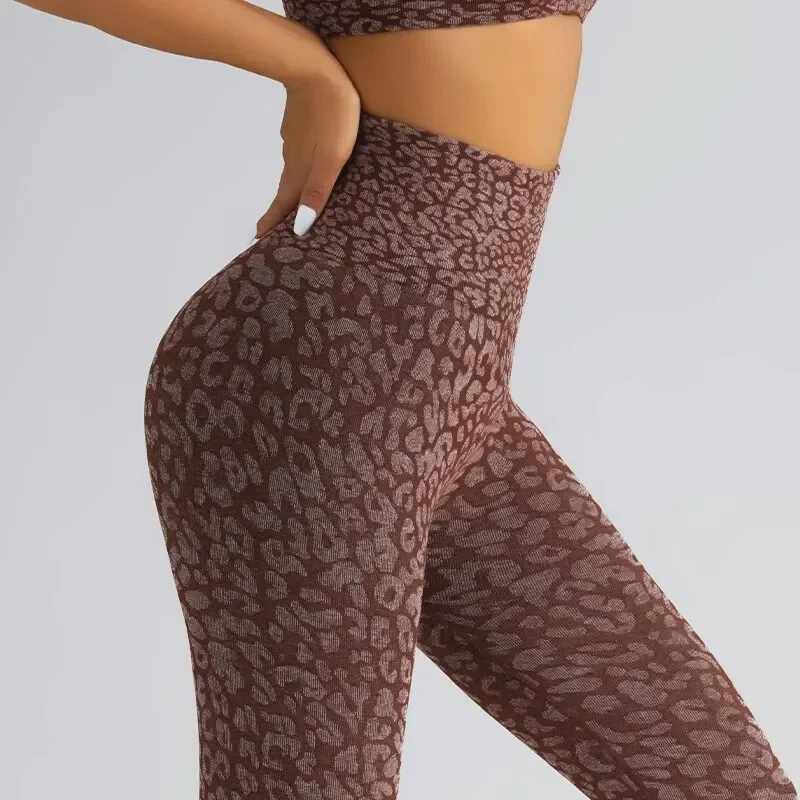 Women Seamless Leopard Print Yoga Pants with Hip Lifting and High Waist Fitness Pants with High Elasticity