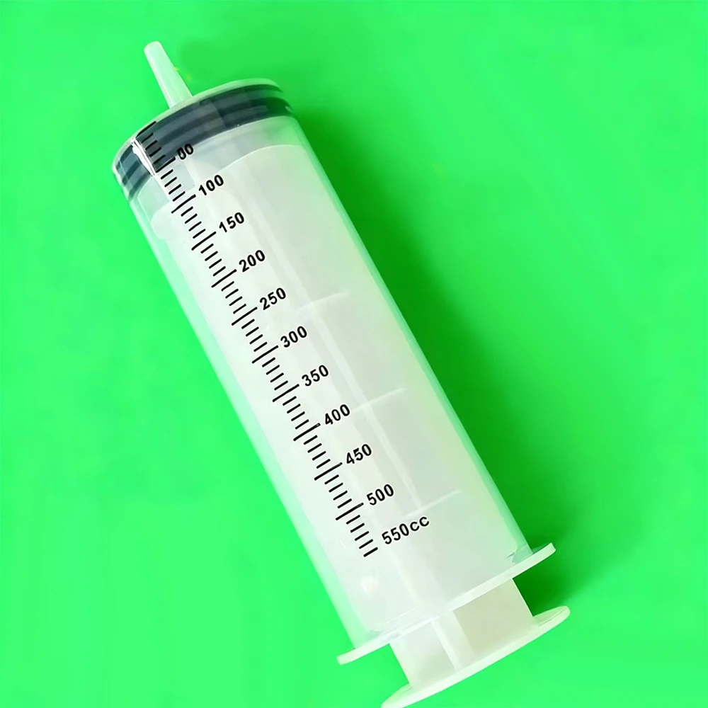 Industriële veterinaire kunststofspuiten met capaciteiten van 1000ml, 550ml, 350ml, 200ml, 100ml, 60ml, 20ml, 10ml, enz. Geschikt voor laboratoriumdosering, industriële voeding, voeding van