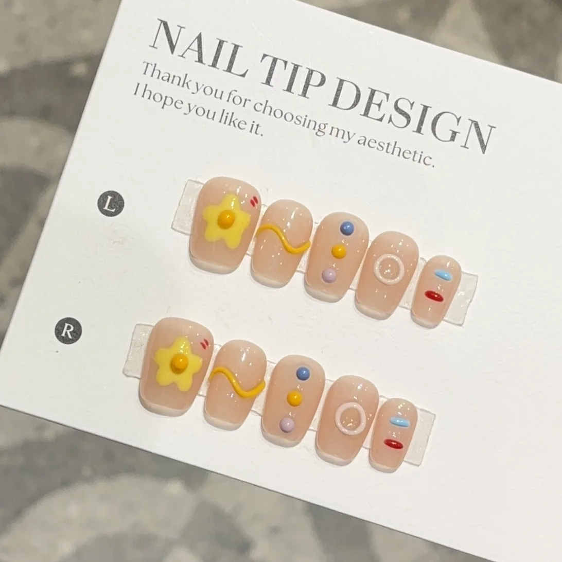 10 pièces belle presse à la main sur les ongles fleurs coloré Design 3D court mignon faux ongles portable ongles conseils Art pour les filles d'été