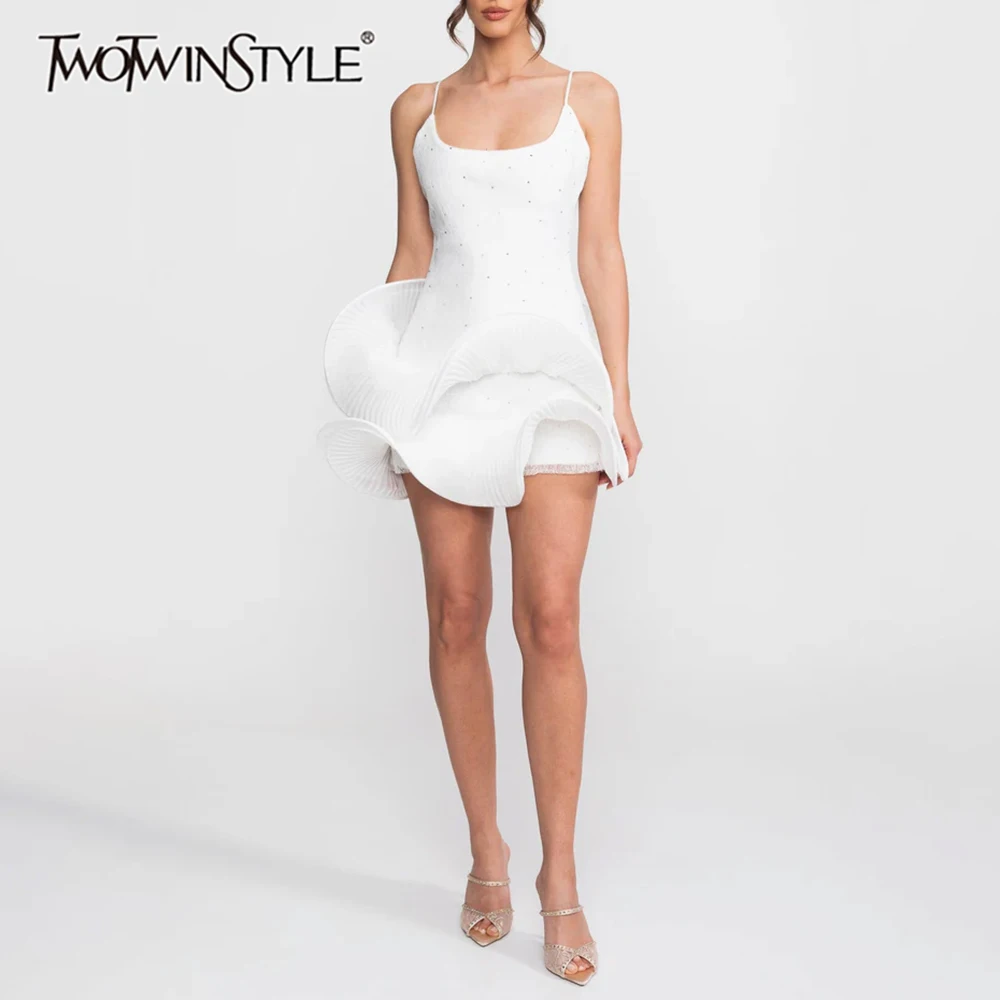 TWOTWINSTYLE Romantic Dates White Rhinestone Accent Mini Dress for Strap Design Slimming Flounce Hem Skrit for Birthdays Party