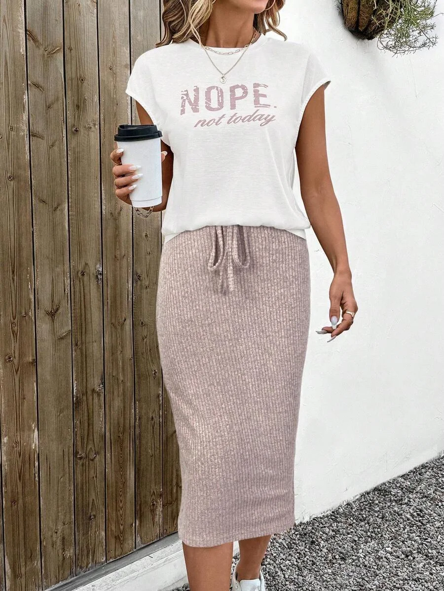 Women's Casual Fashion Two-Piece Set, Short-Sleeved Printed T-Shirt and Skirt Set, Suitable for Spring and Summer Daily Wear, Vacation, and Outings