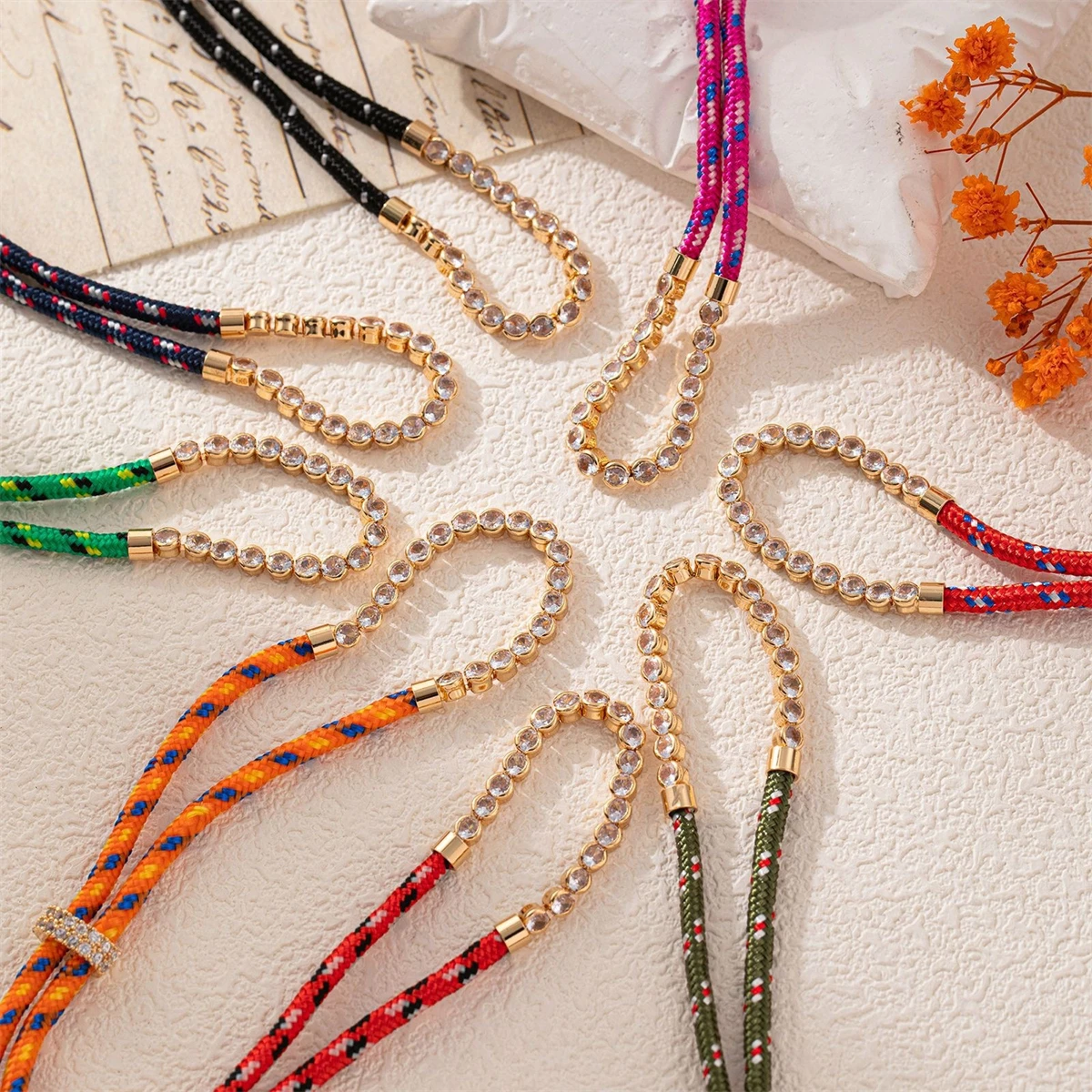 3-teiliges Modisches Mehrfarbiges Geflochtenes Seil-Armband mit Zirkon-Tenniskette, Handgefertigt und Verstellbar für Damen – Detail 3