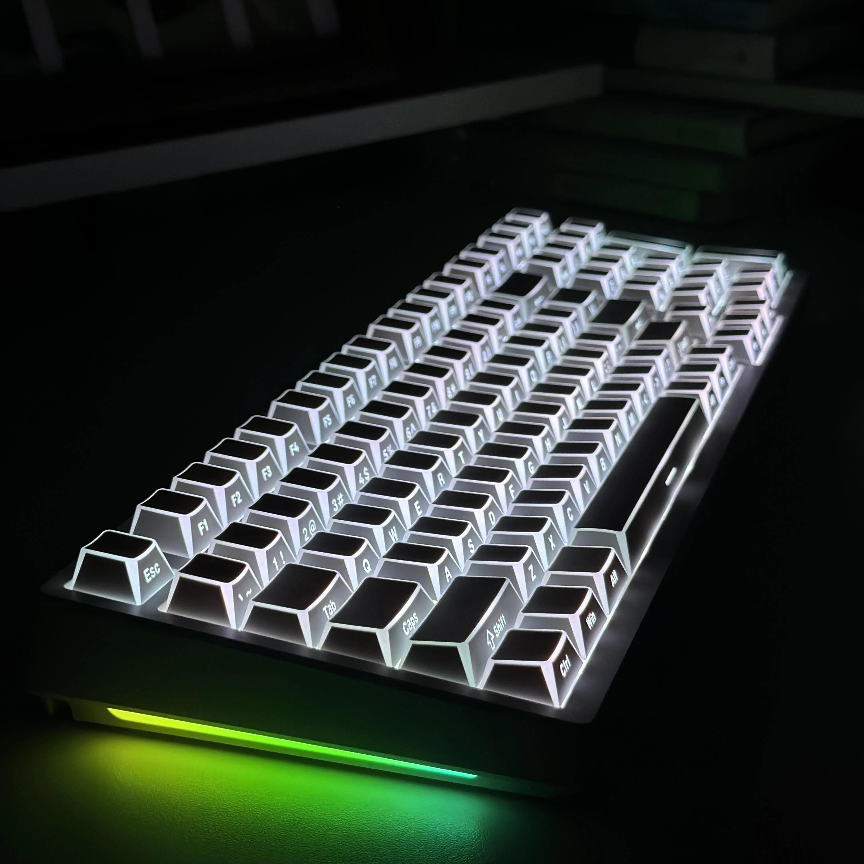 مجموعة أغطية مفاتيح PBT سوداء - مراجعة Keyboard Gaming Black وسعره
