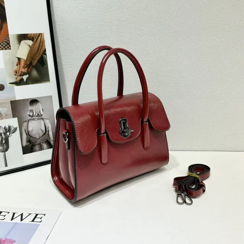High Quality Spliced Metal Handbag New Trendy Color Blocking Silver Buckle Flip Lock Design Single Shoulder Commuting Bag