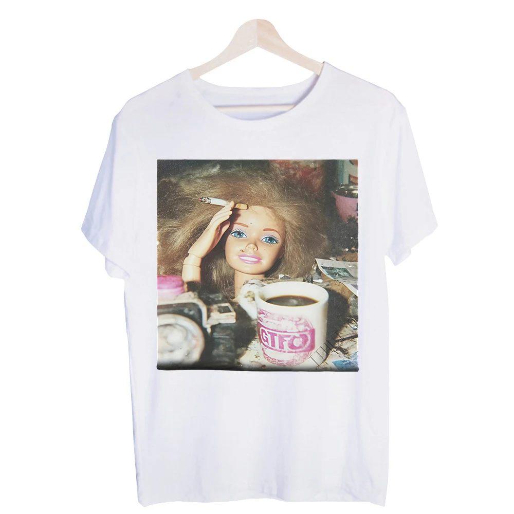 Men's Doll with Cigarette and Coffee Graphic Tee, Short Sleeve Crew Neck T-Shirt for Casual Streetwear and Daily Wear