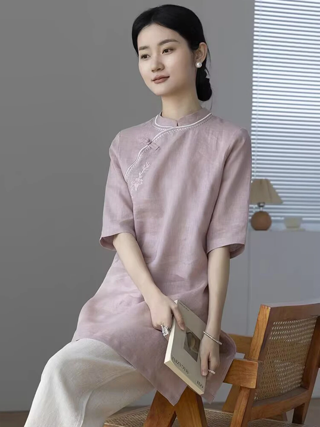 

Retro Embroidered Cotton Linen irt Women's Summer Chinese Sle Middle Long Slit Zen Mood Qipao Top Loose Fit Button Detail