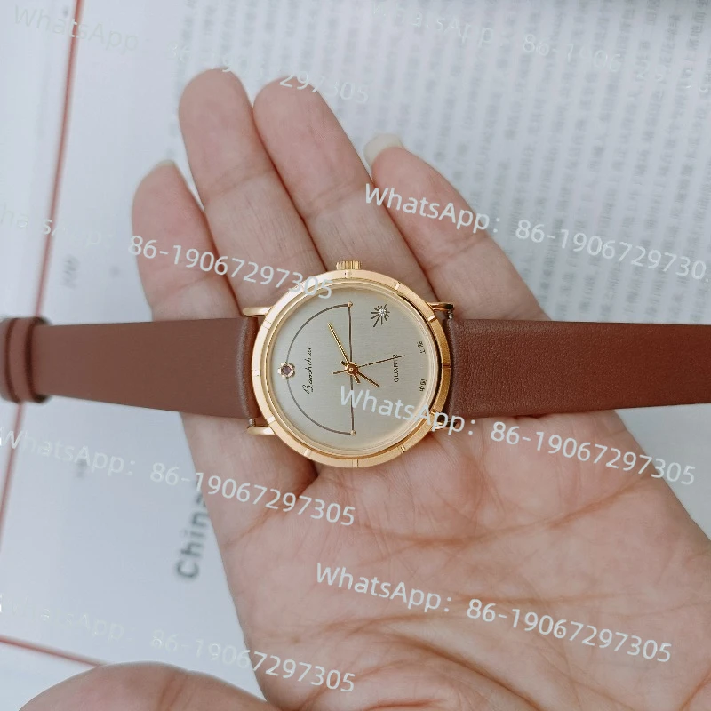 

Original Quartz Watch in The 1990s, Gem Flower Neutral Watch, Belt, Medieval Gold-plated