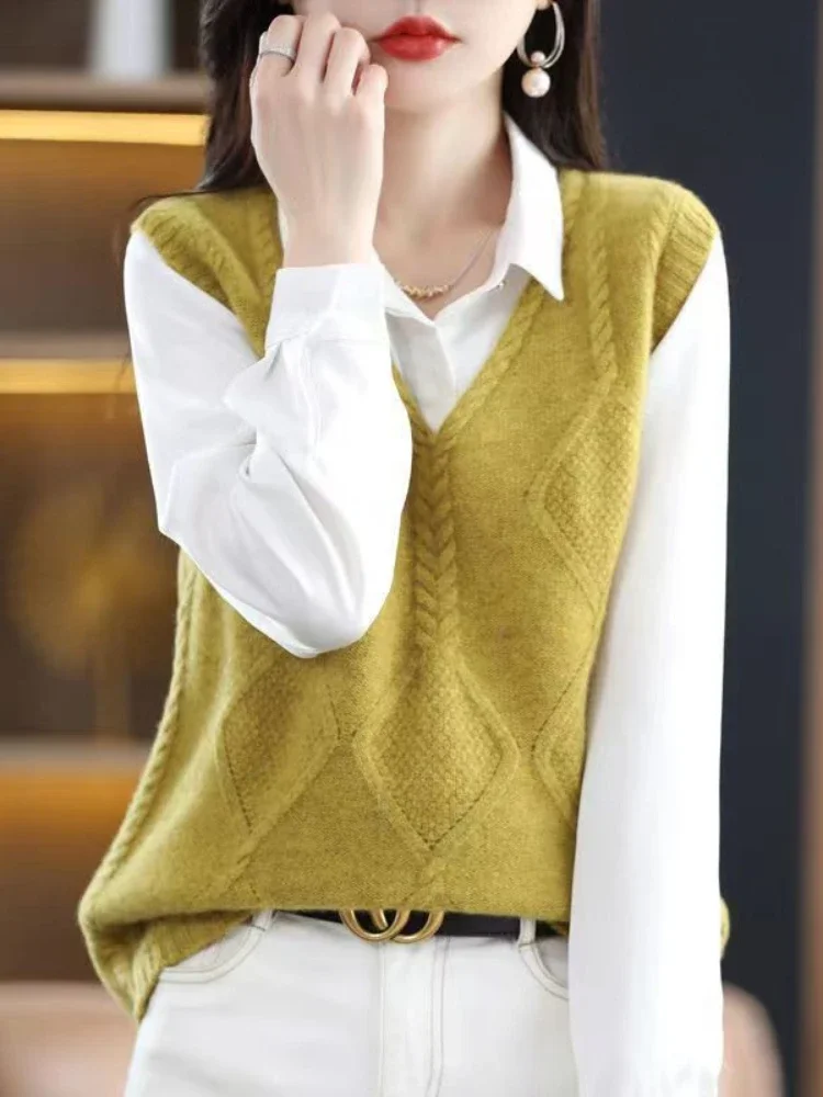 เสื้อกั๊กถักผู้หญิงคอวีเสื้อกั๊กเสื้อหลวมหญิงเสื้อกันหนาวสีม่วงคลาสสิกใหม่ในเสื้อถักเรียบเสื้อลำลอง 2024