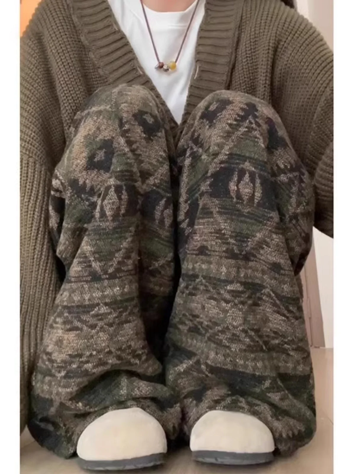 

Retro American Woolen Trousers Men's Autumn Winter Heavy Embroidery Wide Leg Sweatpants Ethnic Style Casual Pants