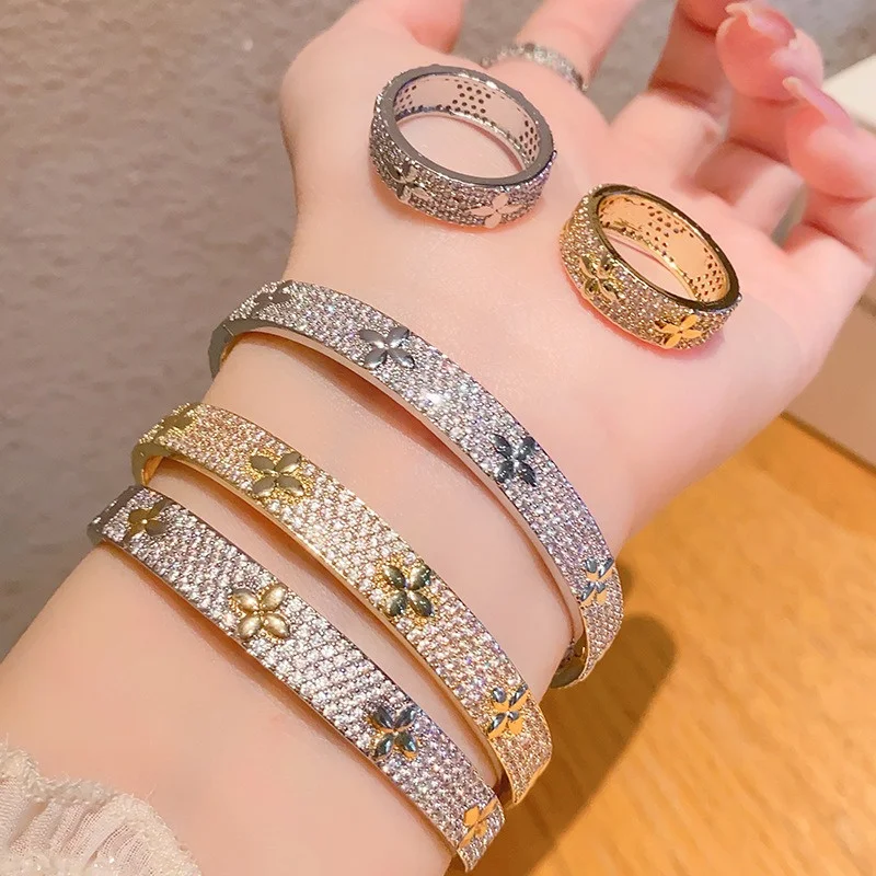 

Роскошный браслет Lucky Flower, набор колец, инкрустированный сверкающими цирконами, открытый браслет с кристаллами, модная праздничная одежда, комплект ювелирных изделий