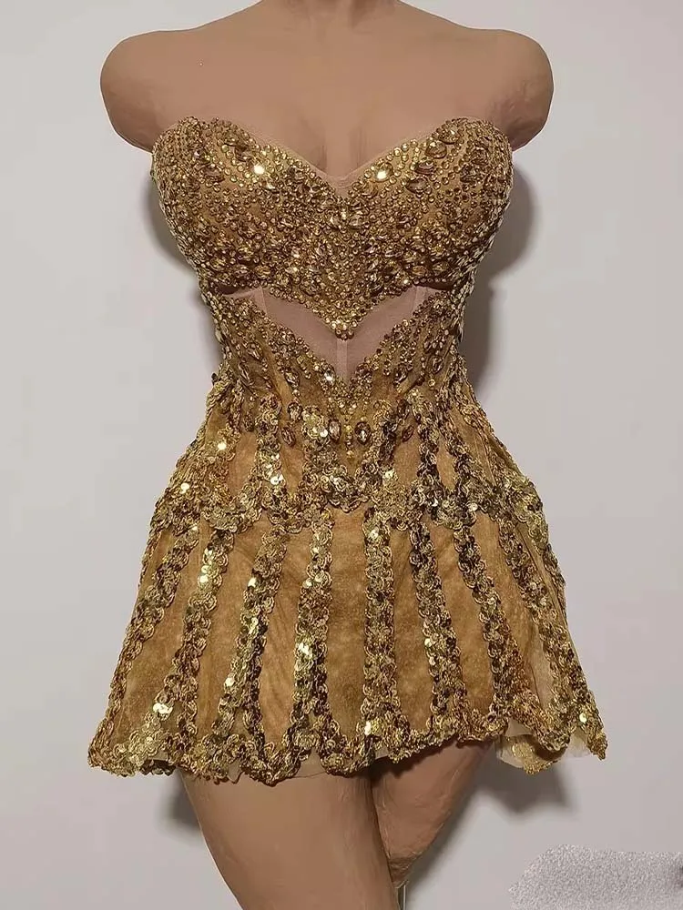 ชุดเดรสเกาะอกเปิดหลังประดับเลื่อมและคริสตัลคุณภาพสูง แฟชั่นใหม่ปี 2025 เสื้อผ้าผู้หญิงสั่งตัดได้