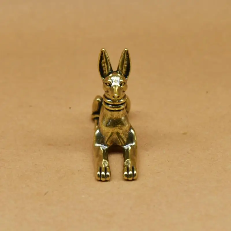 Messingfigur eines ägyptischen Pharaonenhundes, Retro-Handgefertigte Kupferhundestatue für Boho-Wohndekor, Sammlerstück für Tierliebhaber, Geschenk – Detail 10