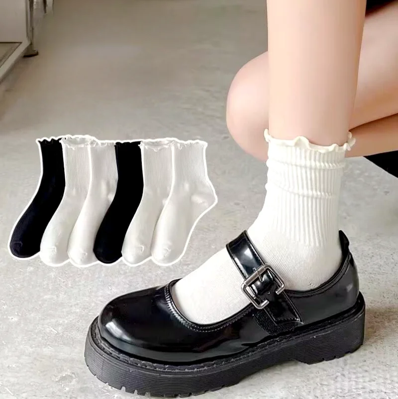 5 Paar Socken für Frauen Mädchen koreanische japanische Rüschen Baumwolle Mittel rohr Knöchel kurz atmungsaktiv fest schwarz weiß Frühling Herbst