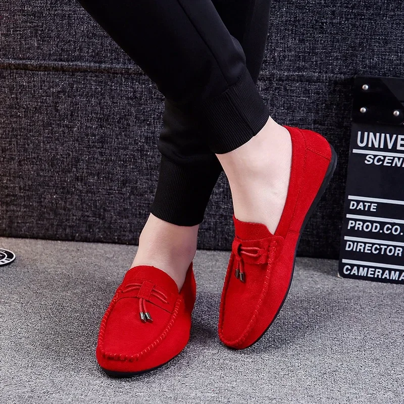 Men Casual Shoes Fashion Male Shoes Suede Soft Men Loafers Leisure Moccasins Slip On Men's Driving Shoes Black Red Man Lazy Shoe