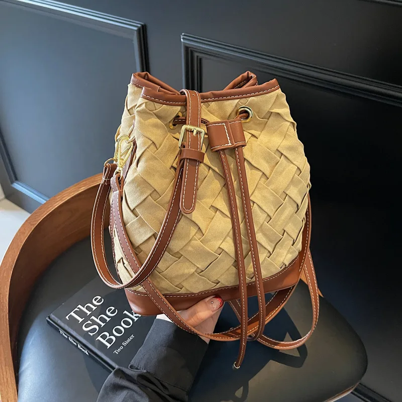 

2025 Woven Checkered Bucket Bag for Women Summer Casual Shoulder Crossbody Purse Stylish Color Block Tote