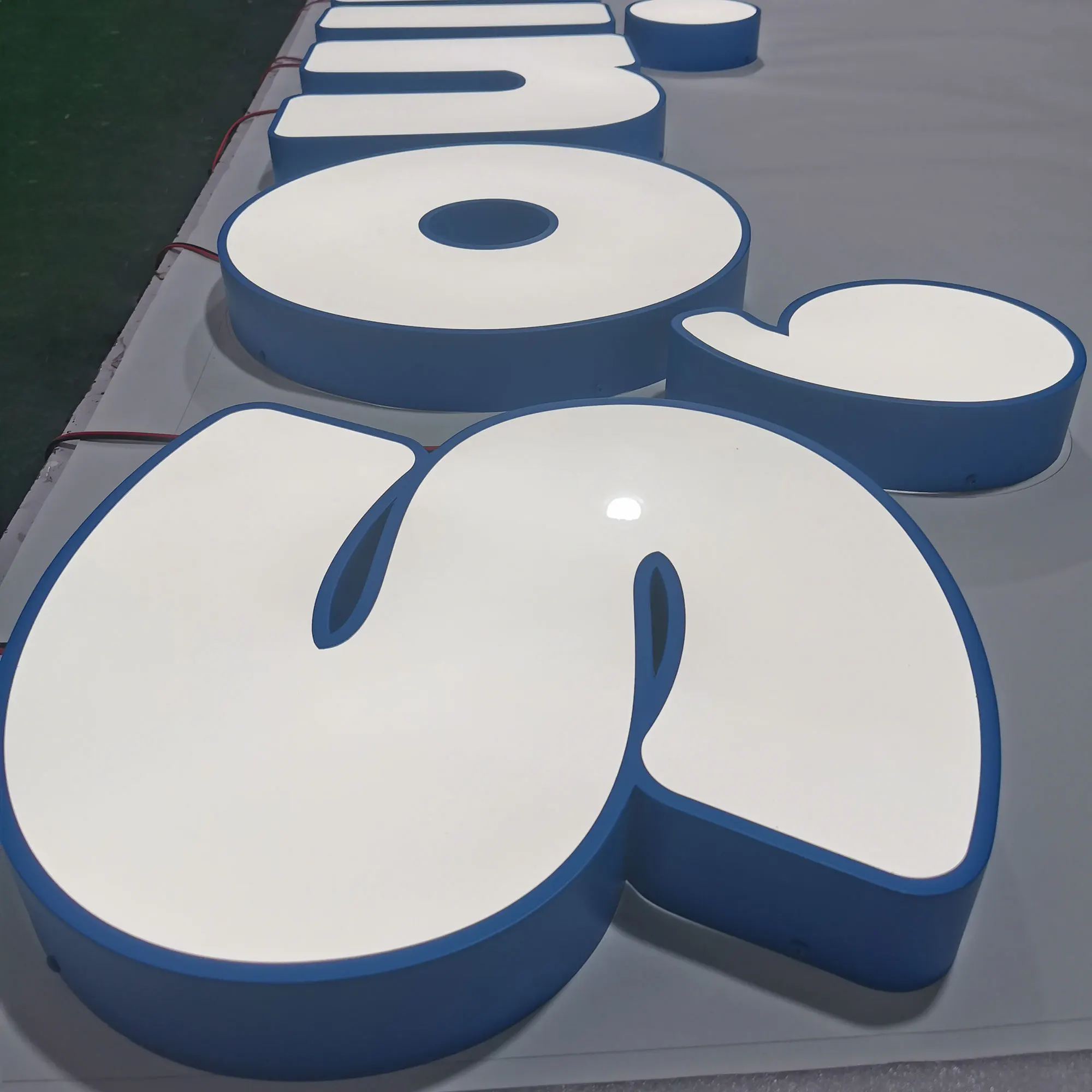 Painted Stainless Steel Letter 3d Logo Sign Office Frontlit Trimcapped Strip Led Channel Letters for Commercial Use