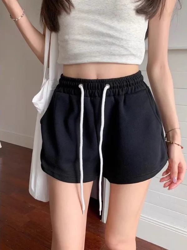 

Женские повседневные шорты с высокой талией на шнурке, лето 2025, новый стиль, универсальные спортивные штаны, популярные среди студентов, с эластичным поясом