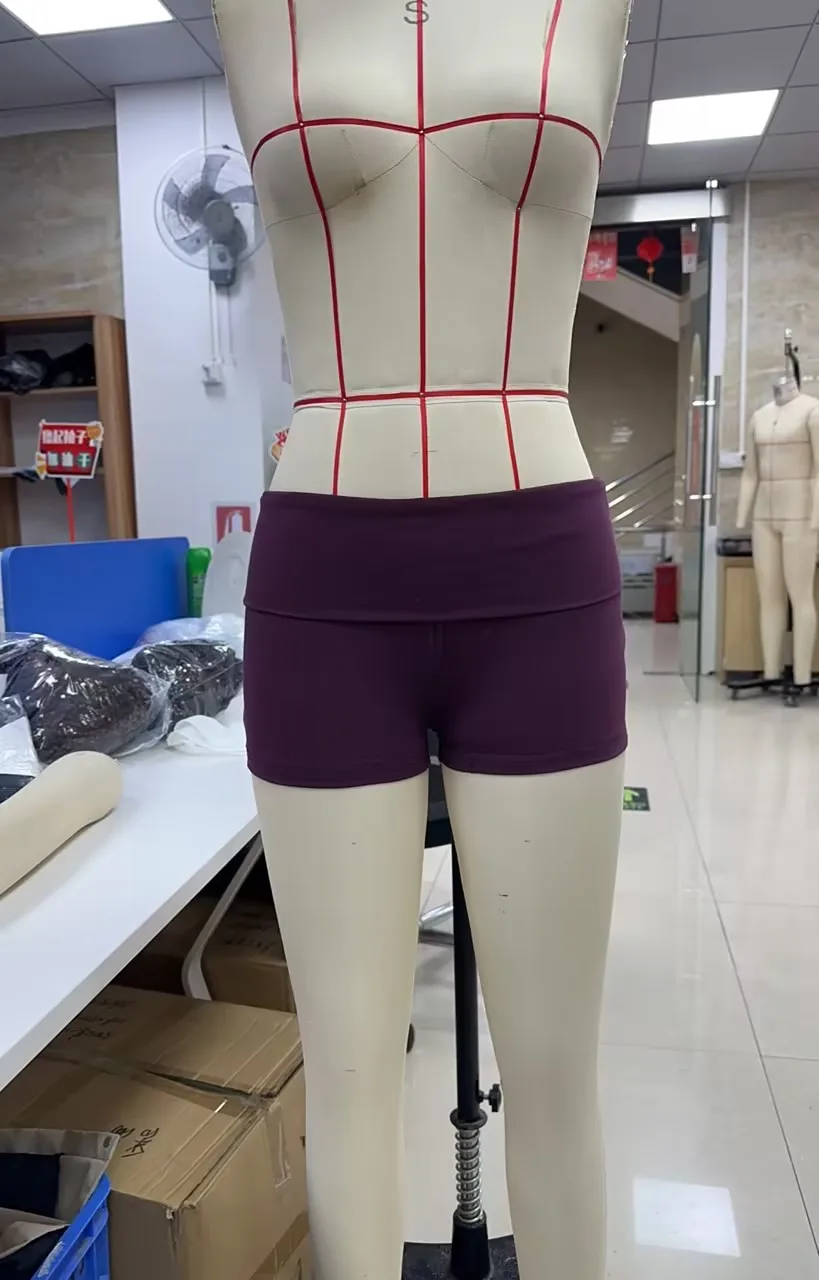 

Women's Summer Mini Shorts Fashionable Solid Color Fold Over Low Waist Micro Shorts