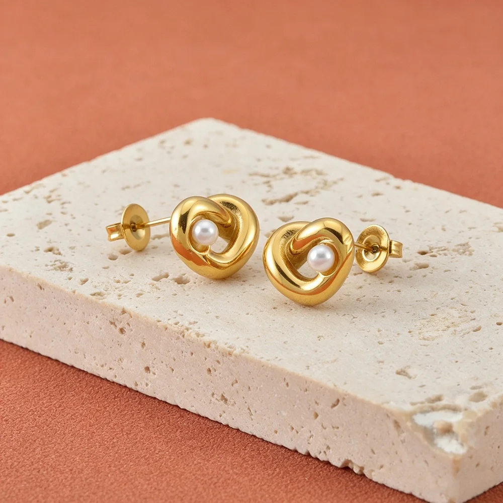 JeeMango Edelstahl-Ohrstecker mit simulierten Perlenknoten für Damen, vergoldete Creolen, niedlicher Schmuck für den täglichen Gebrauch, E26075 – Detail 7