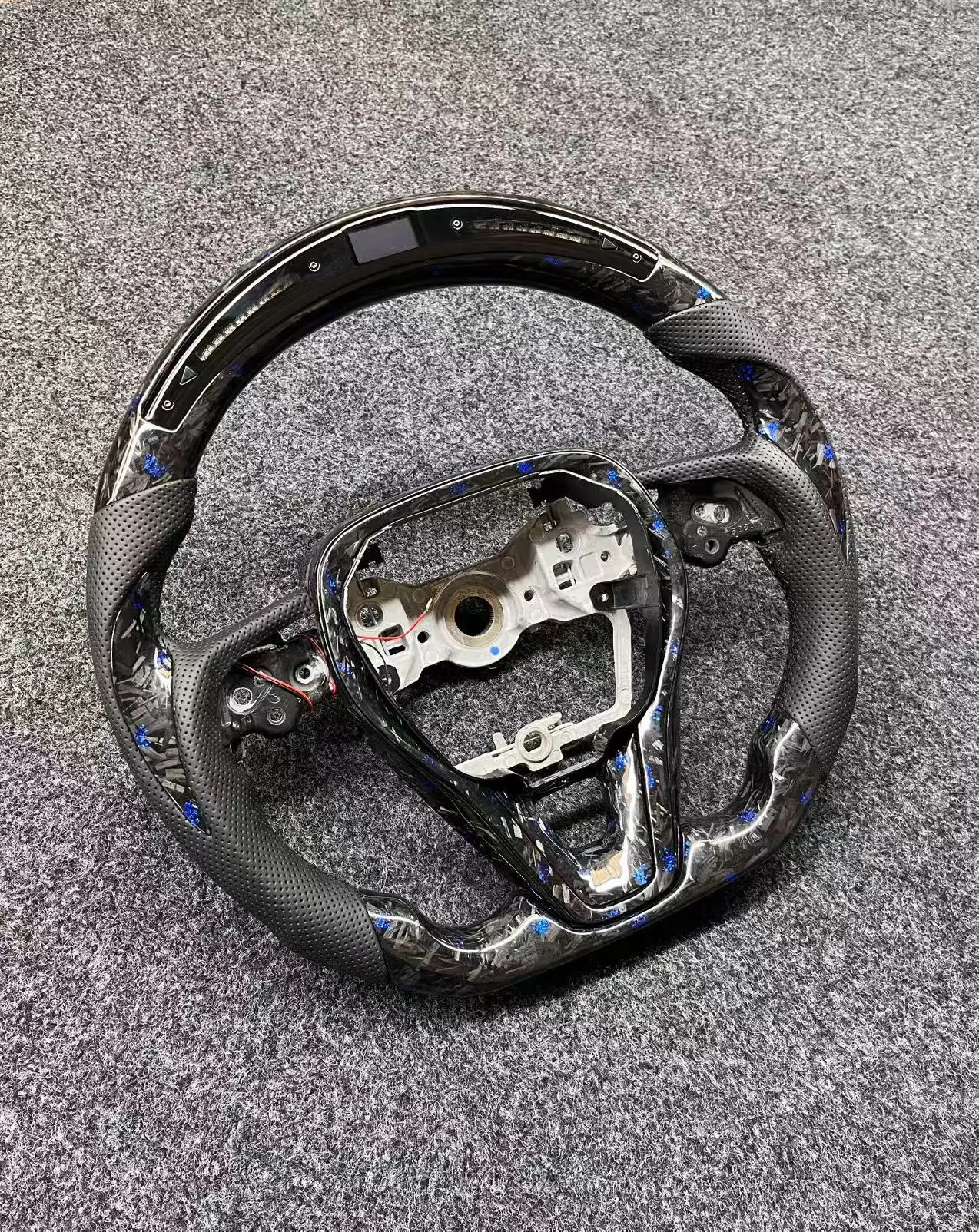 Suitable for Toyota Corolla Camry Forged Blue Foil Carbon Fiber LED Racing Model Car Steering Wheel Modification
