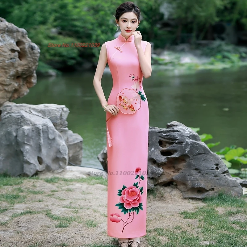

Китайское винтажное платье 2025 года, улучшенное Cheongsam без рукавов, банкетное вечернее платье, национальный цветочный принт, сценическое представление, Ципао
