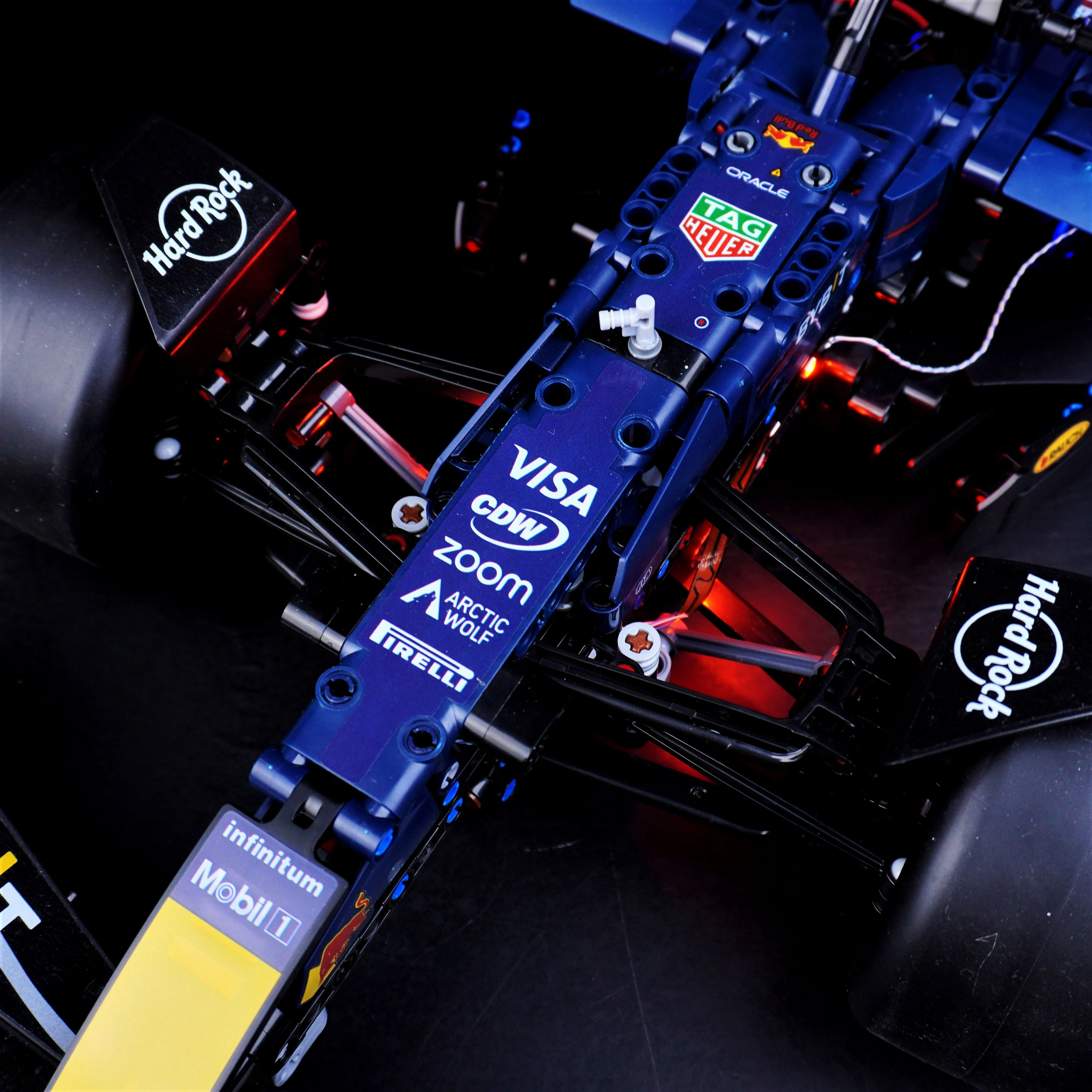 تركيبات إضاءة البناء LP - مناسبة لأضواء التحكم عن بعد LED لسيارة السباق Lego 42206 Red Bull Racing RB20 F1 عبر الحدود