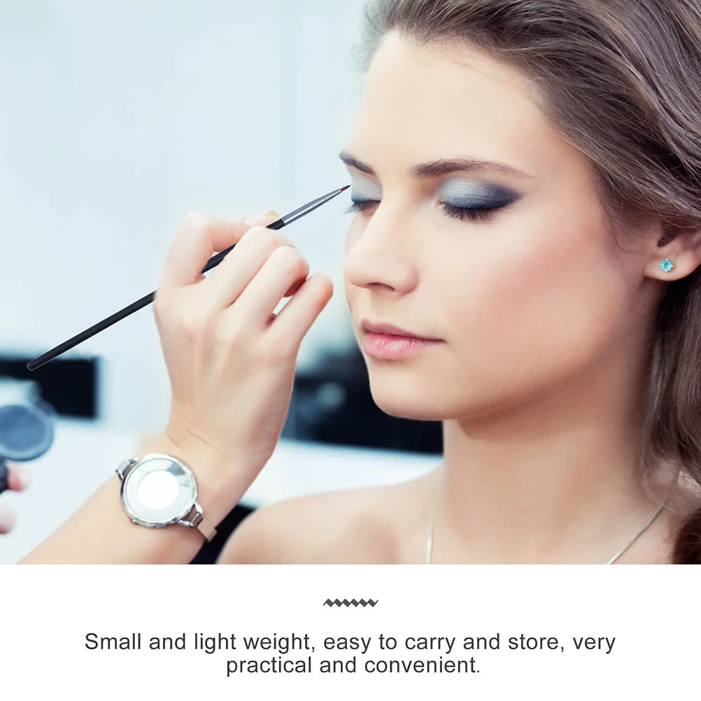 Pennello per eyeliner da 5 pezzi Pennello per eyeliner portatile leggero per testa piccola Cosmetici Applicatore per rossetto Strumento per trucco professionale Pennello per eyeliner