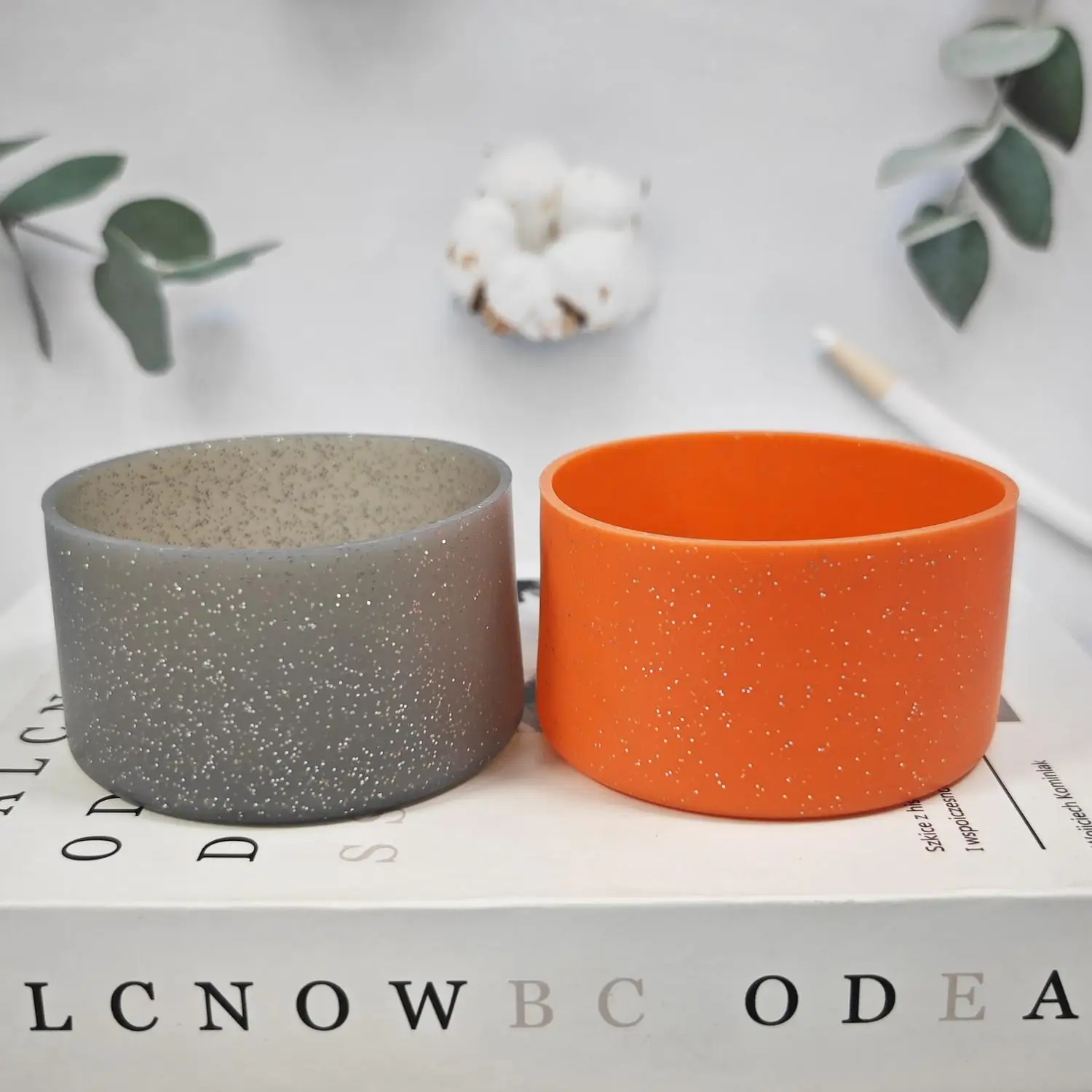 Multi-Color Glitter Silicone Cup Sleeve Tumbler Base Cover Anti-Drop Protective Insulated Sleeve for Beverages
