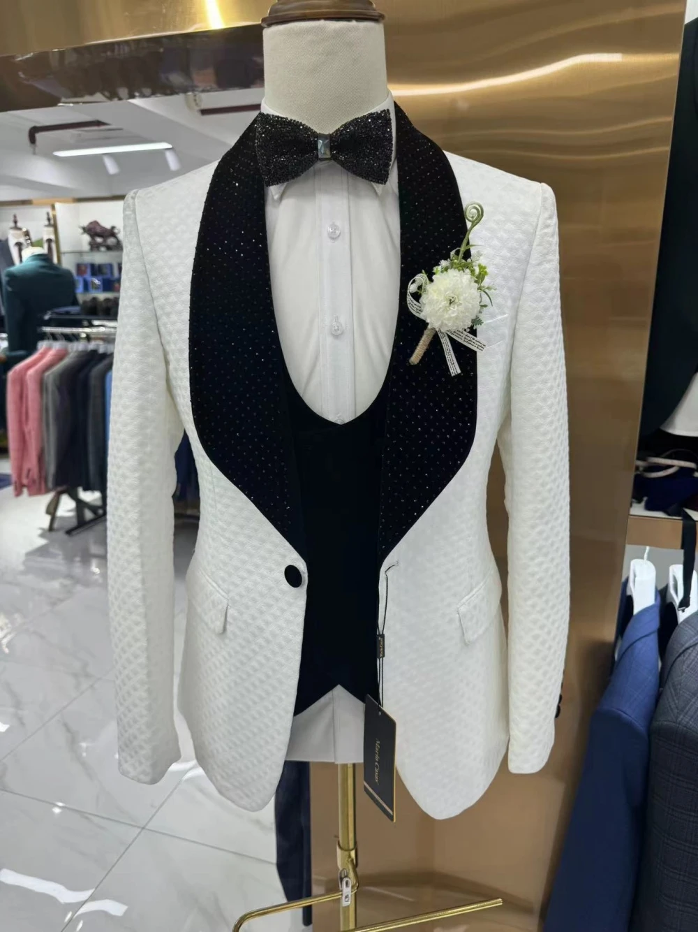 Hot Sale Chic Hot Fix Men's Suit Elegant Wedding Host Customized Groom Wear Luxurious Jacket Vest Pants Party Set In Stock