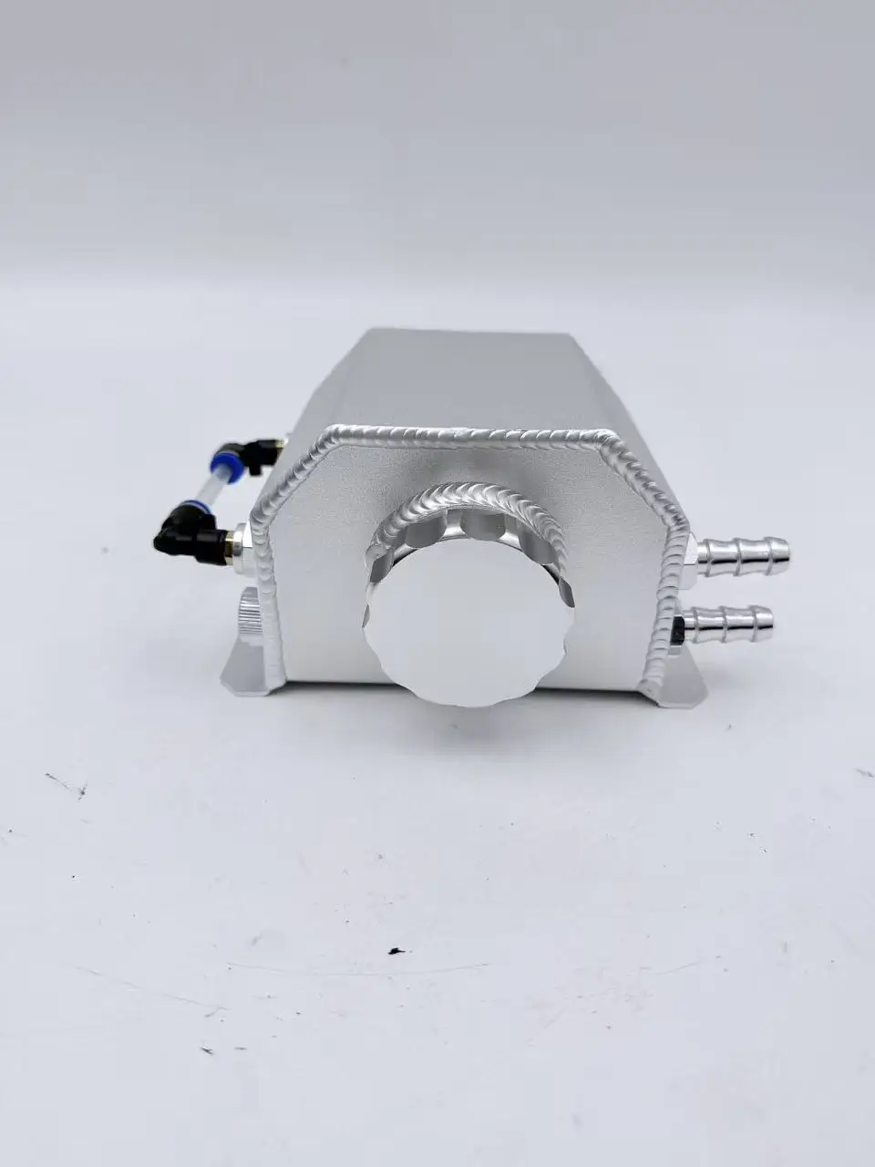 1L Universal Aluminum Oil Catch Can Tank, Baffled Oil Separator Reservoir Pot with Level Indicator for Car Engine Modification - view 5