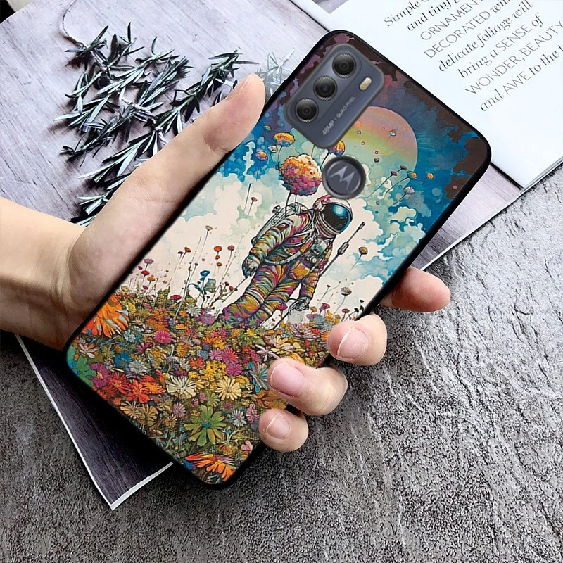 

Astronauts in the flower field Case For Motorola G Stylus 5G G Play G35 G45 G54 G24 G86 G04S E13 E14 E32 E32S