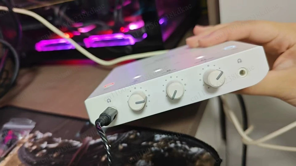 Used R2 External Audio Interface Second Hand Recording Sound Card OTG Adapter For Phone PC Live Broadcast Singing