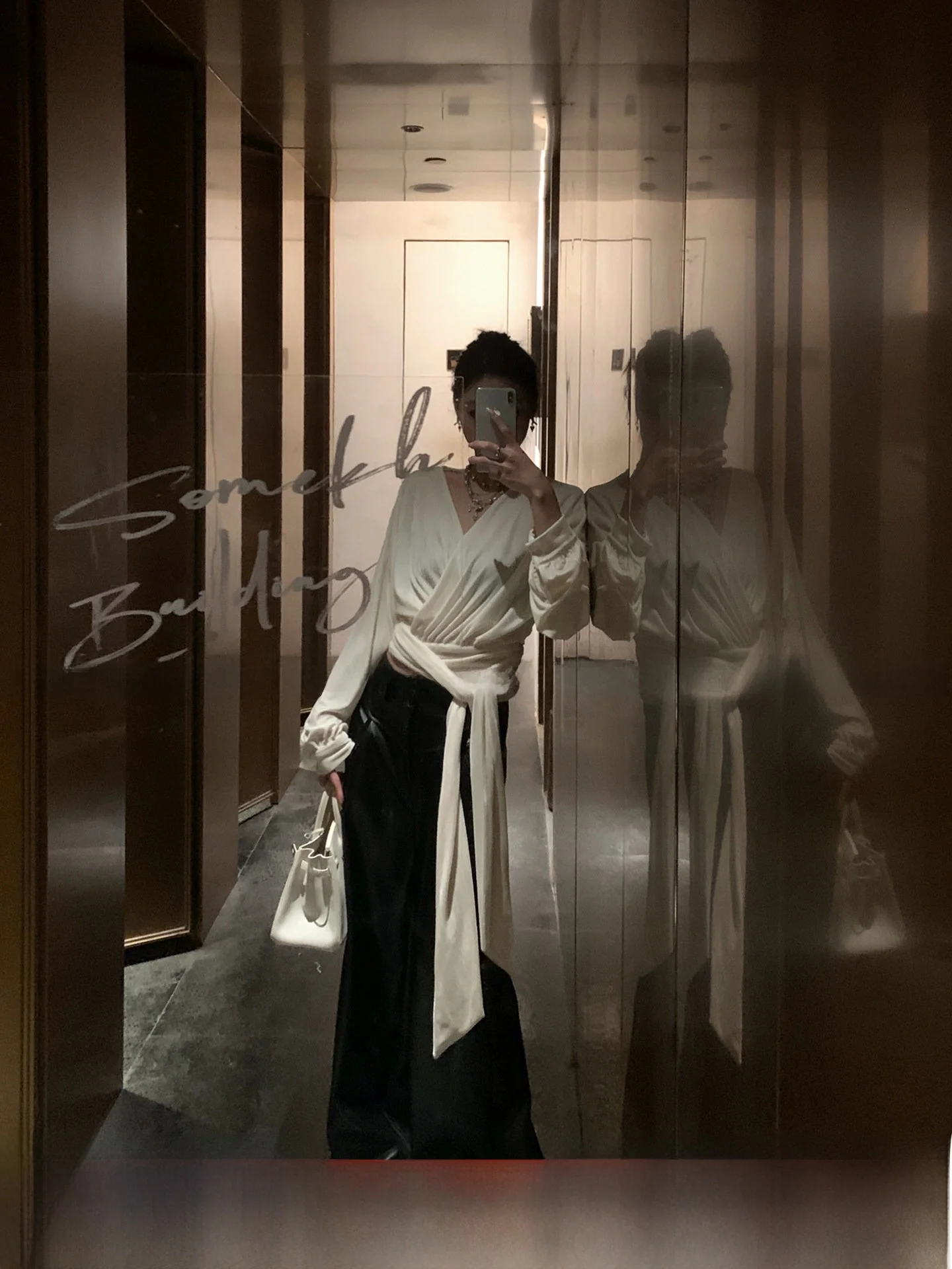 

Женский повседневный свободный топ GV Big White Sister из бархата с V-образным вырезом и перекрестной талией, осенне-зимняя новинка, универсальный, с длинными рукавами