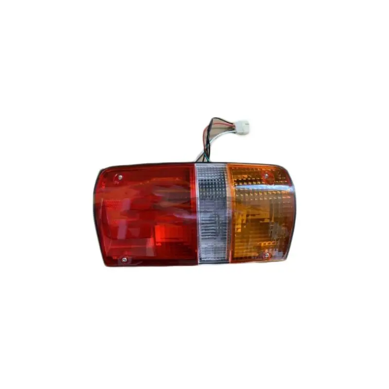 Right rear combination lamp assembly, right rear combination lamp cover, left rear combination lamp cover, and lamp body