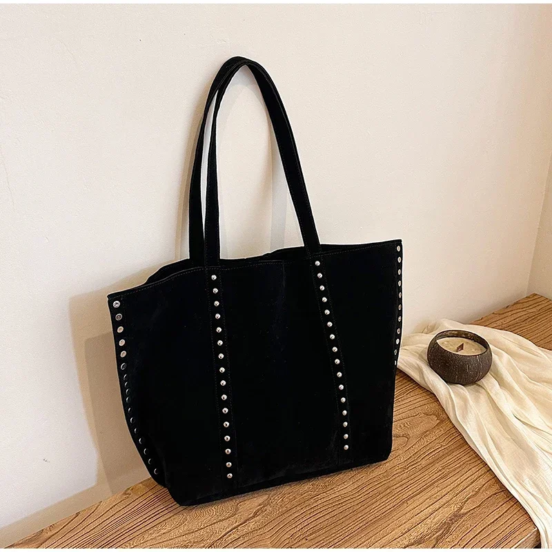 Y2kn Frauen Niet Tote Tasche Herbst Und Winter Neue Vielseitige Casual Schulter Unterarm Tasche Marke Designer Mode Einfache Handtasche – Detail 15