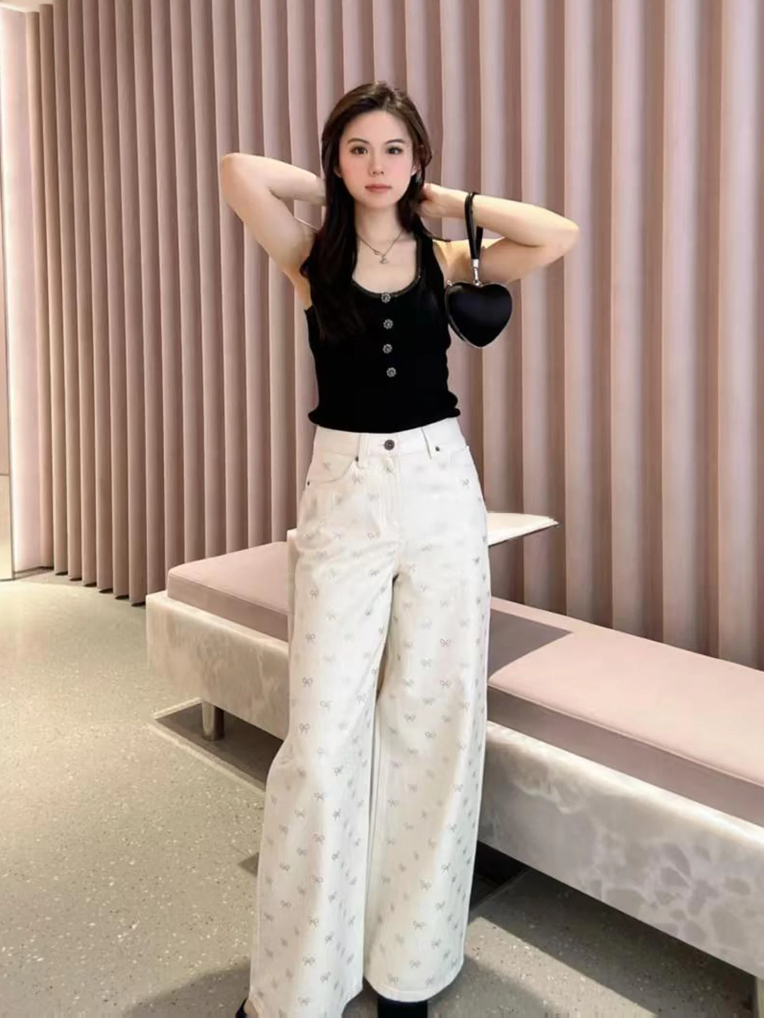 

Новинка весенней коллекции: женские джинсы с высокой талией, широкими штанинами, повседневные, с декоративным узлом, цветные.