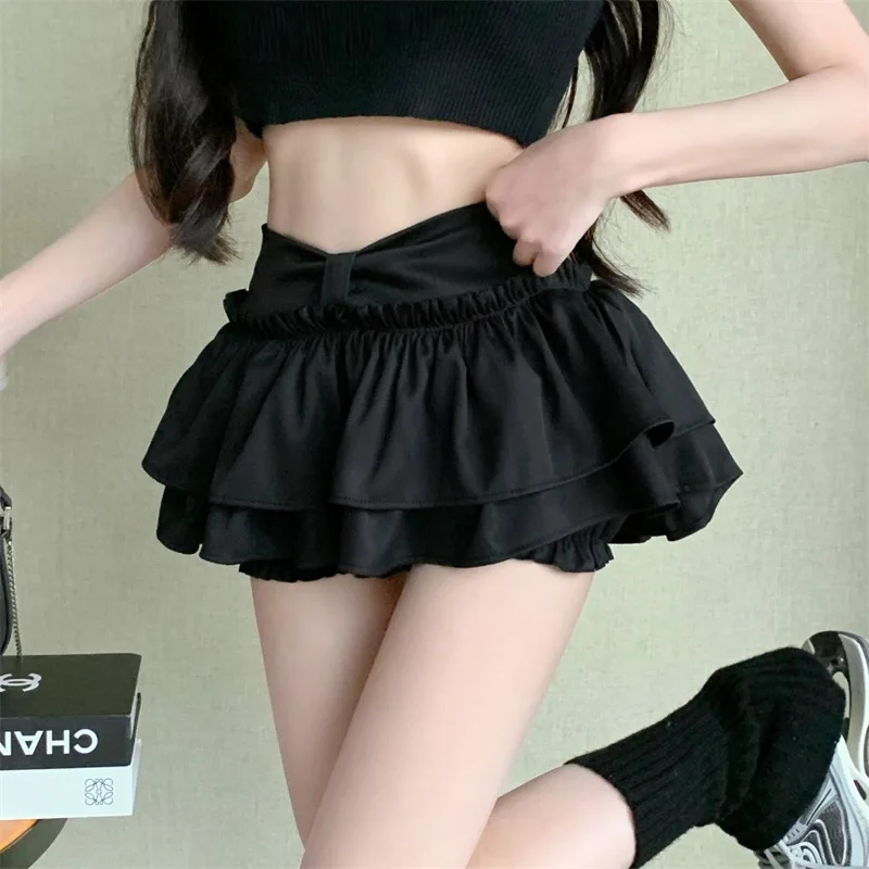 تنورة نسائية صيفية من Streetwear تنورة عالية الخصر مثيرة للغاية تنانير قصيرة للفتيات باللون الأبيض والأسود على شكل حرف a على شكل كعكة 2025