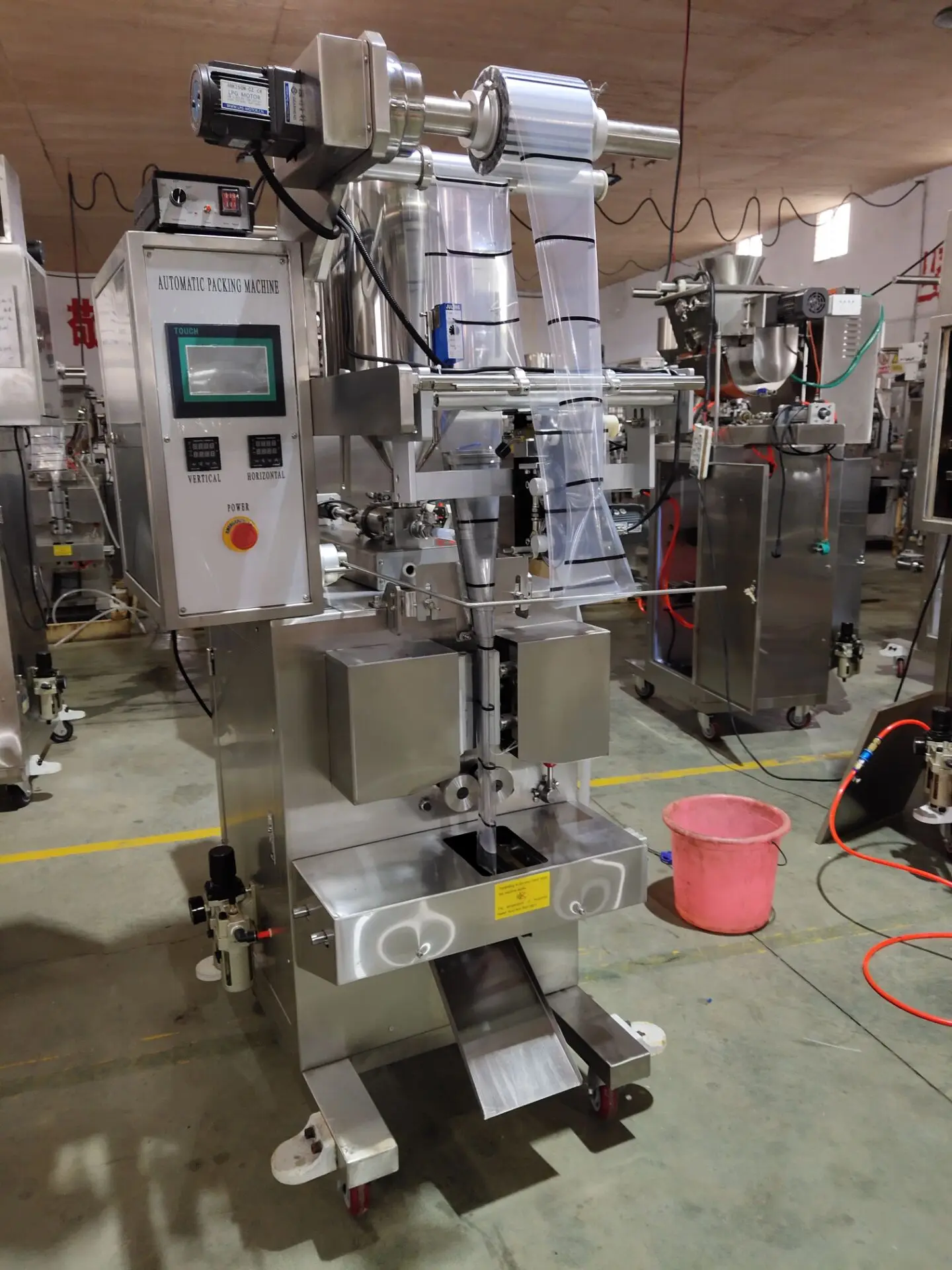 F100 100gram Automatic Sachets Bag Beans Dry  Powder  Filling and Packing Machine