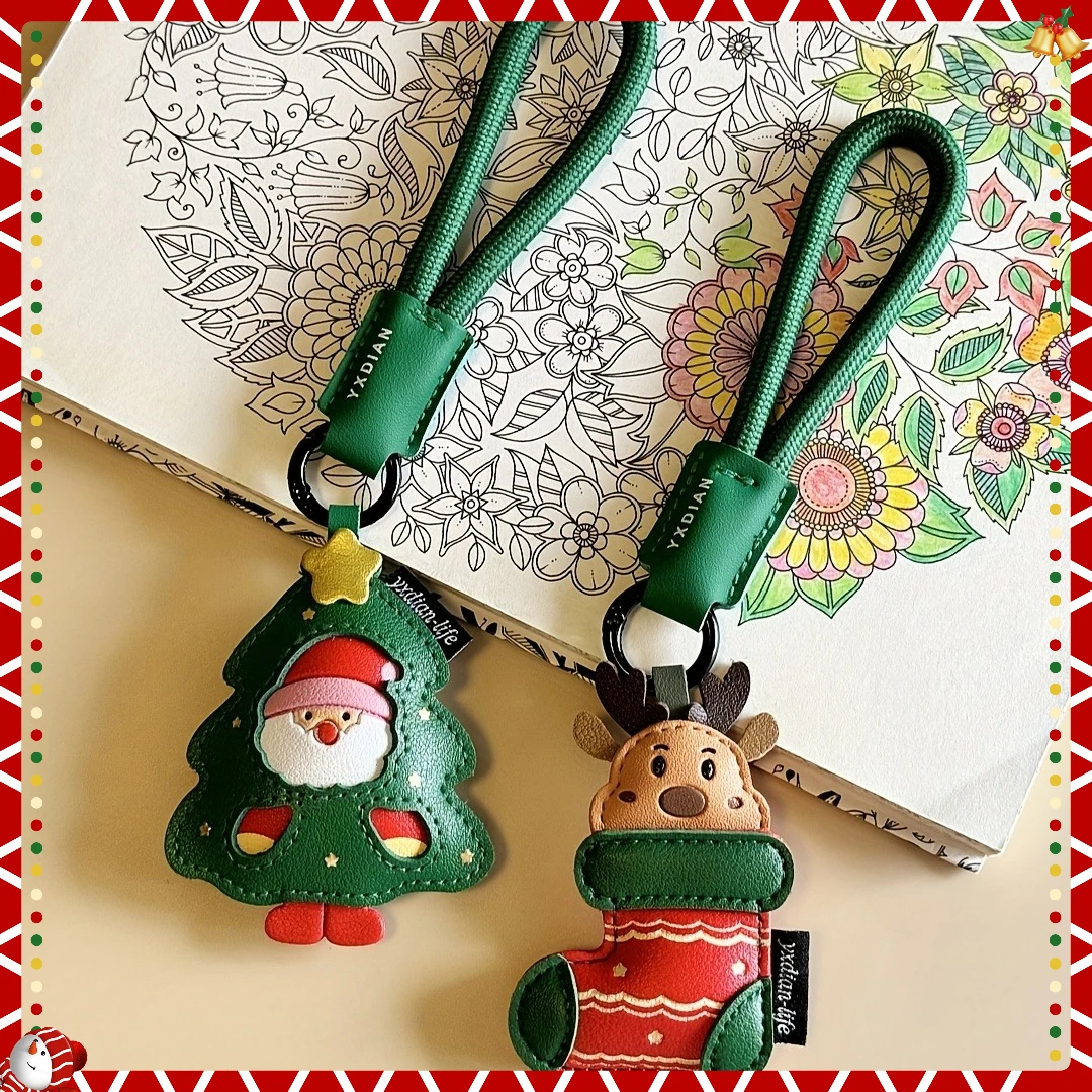 พวงกุญแจคริสต์มาสสุดหรู 1 ชิ้น ลายซานตาคลอส กวางเรนเดียร์ สายสีเขียว วัสดุ PU ของตกแต่งกระเป๋า ของขวัญคริสต์มาส ของชำร่วยงานปาร์ตี้