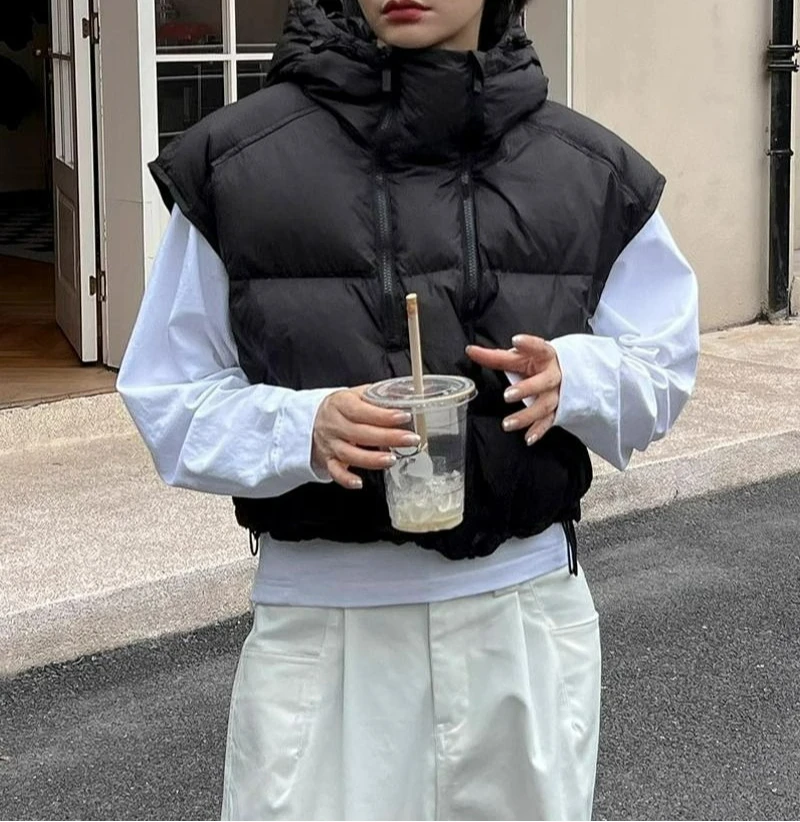 

2025 Autumn Winter New Women's Design Sense Zipper Short Hooded Down Cotton Vest Jacket