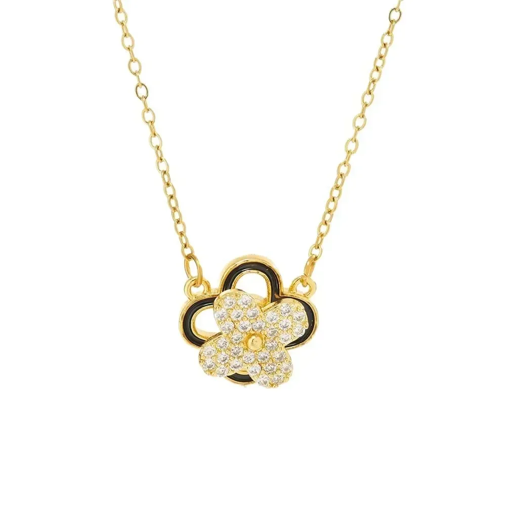 This simple and non-fading collarbone chain rotating four-leaf clover titanium steel women's necklace