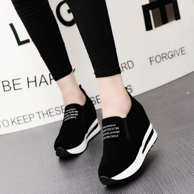 

2025 Spring/Autumn Versatile Slope Heel Women's Shoes Comfortable Le Fu Shoes Women's Interior Height Increasing Casual Shoes