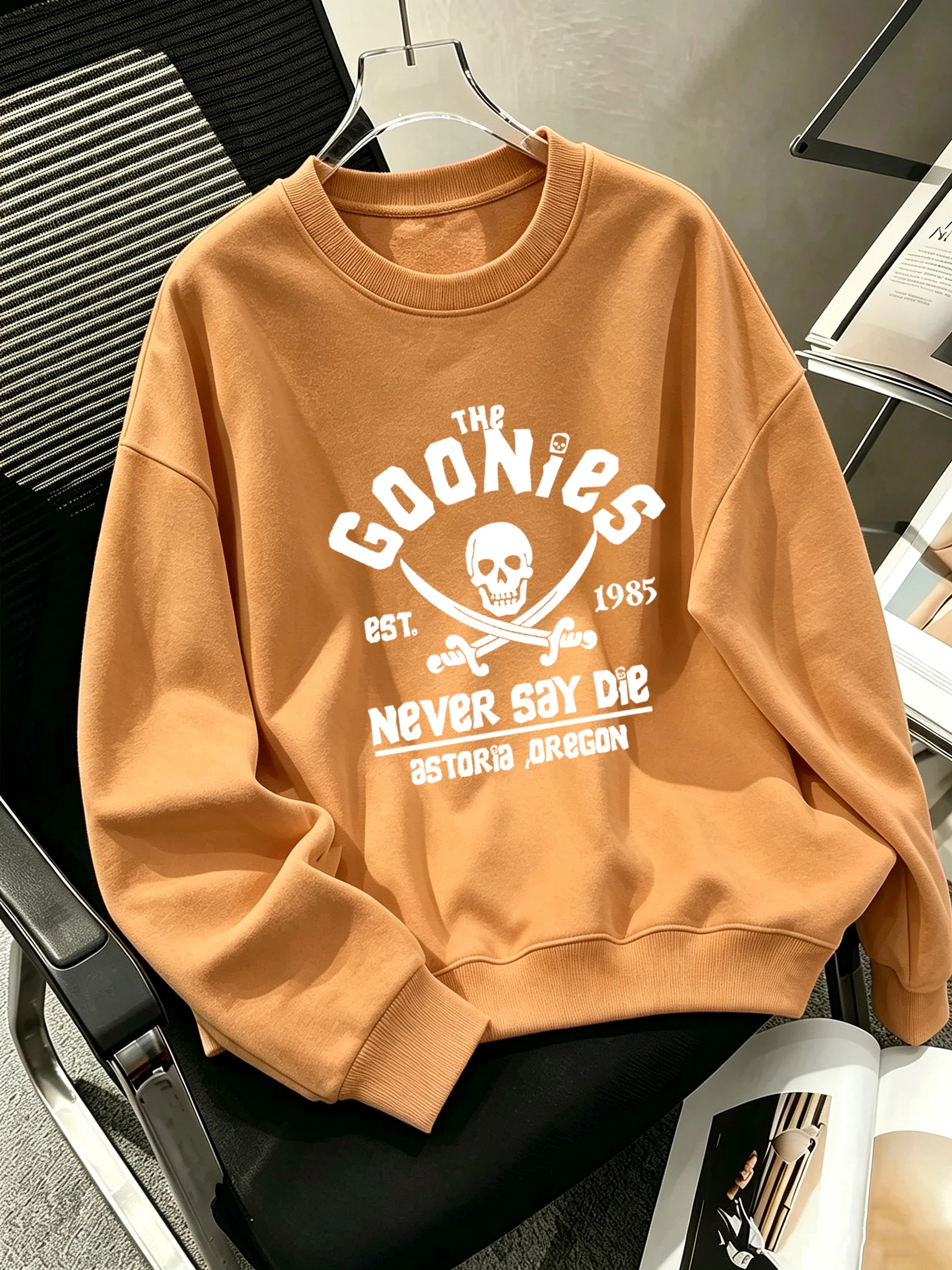 Distressed Goonies Skull Never Say Die Pattern Men Pullover Autumn 0-Neck Sweatshirt Fleece Casual Sportswear Running Clothes